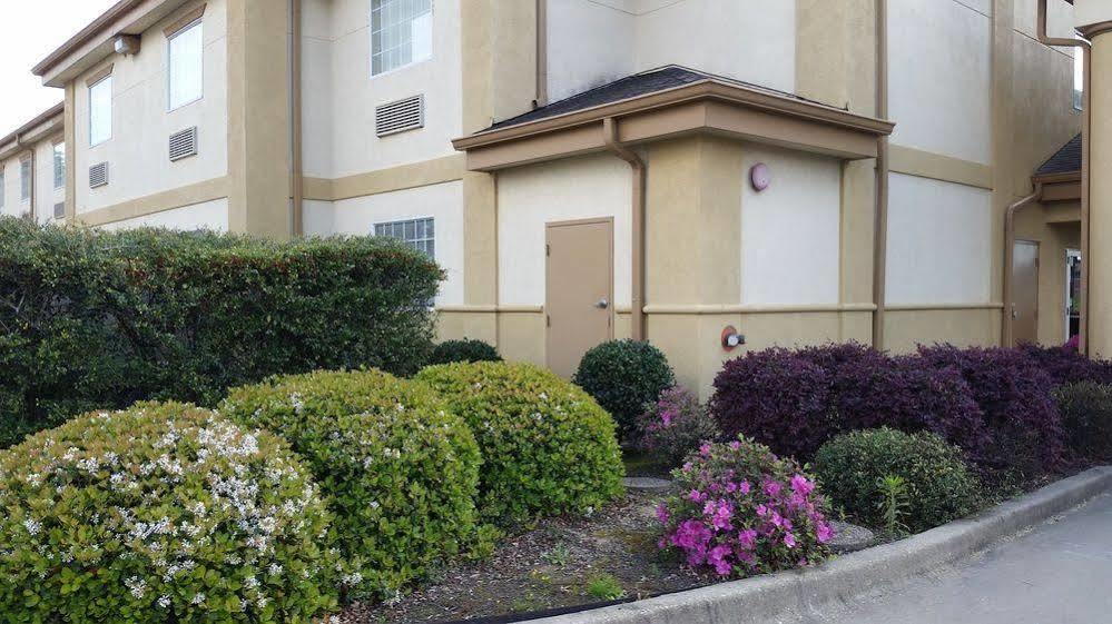 Baymont Inn And Suites Carthage Exterior photo